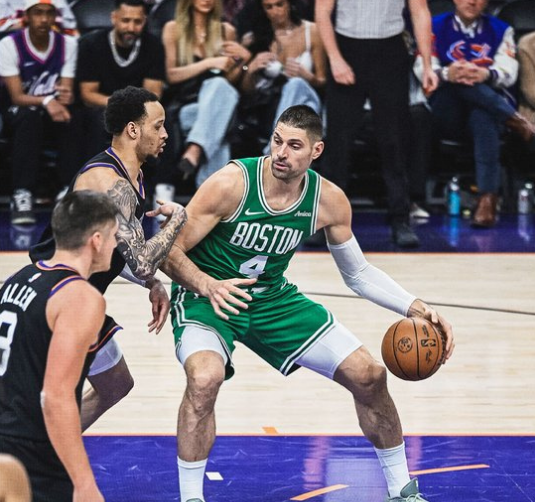 博鱼官方-巩固东部第二！绿军逆转大胜太阳 怀特22+8+8格林18中5