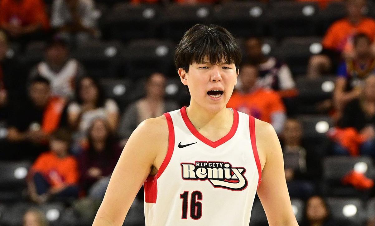 轰31+8创生涯纪录！杨瀚森闪耀G联赛：16中14太准，大秀勾手绝活