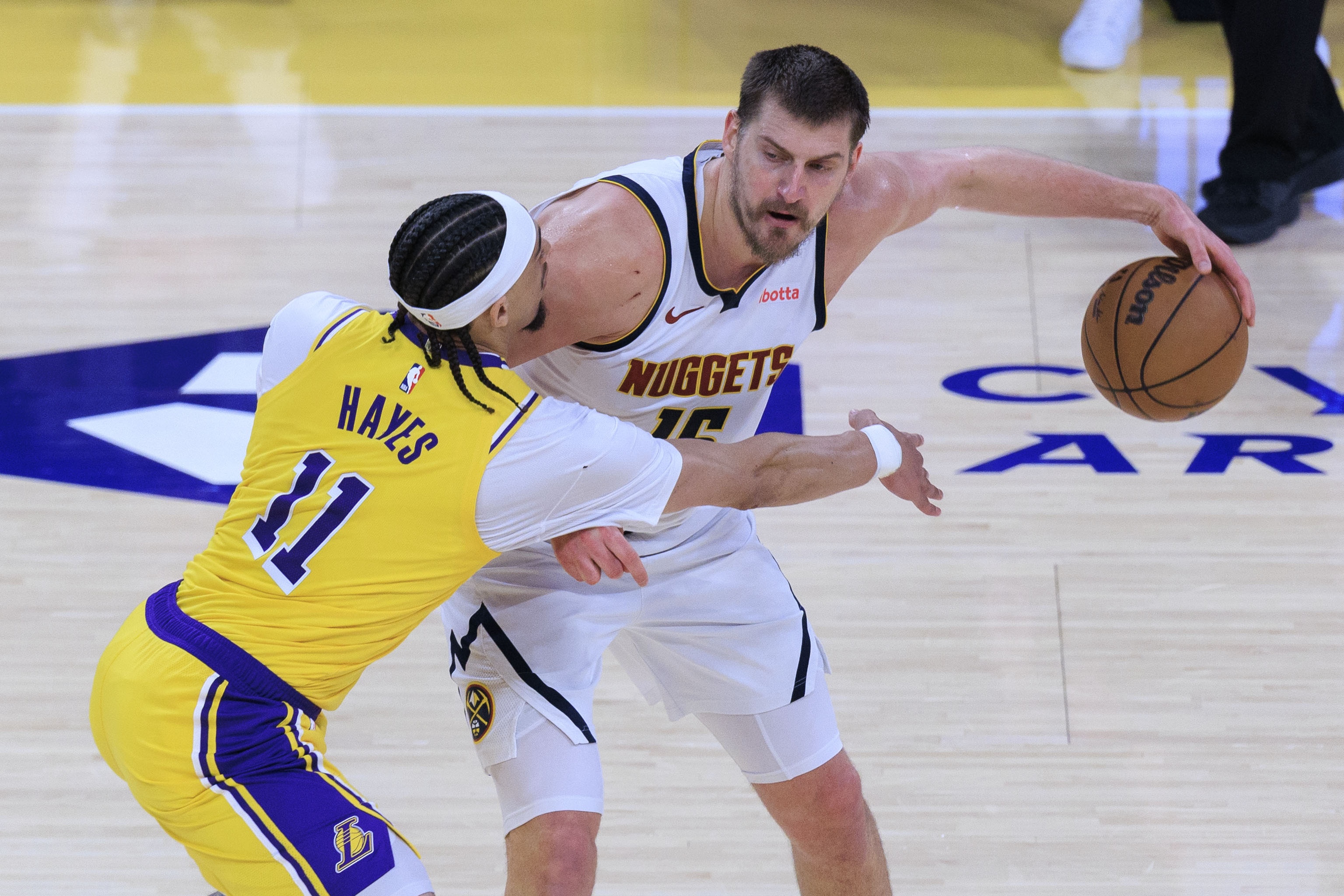 博鱼体育-斯玛特：我们对约基奇采取了不同的防守方式 很多甚至是临场发挥